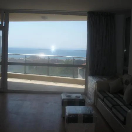 Bella Vista Apartment *