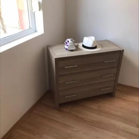 Bella Vista Apartment *